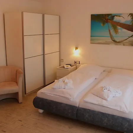 Garni La Hotel 3*